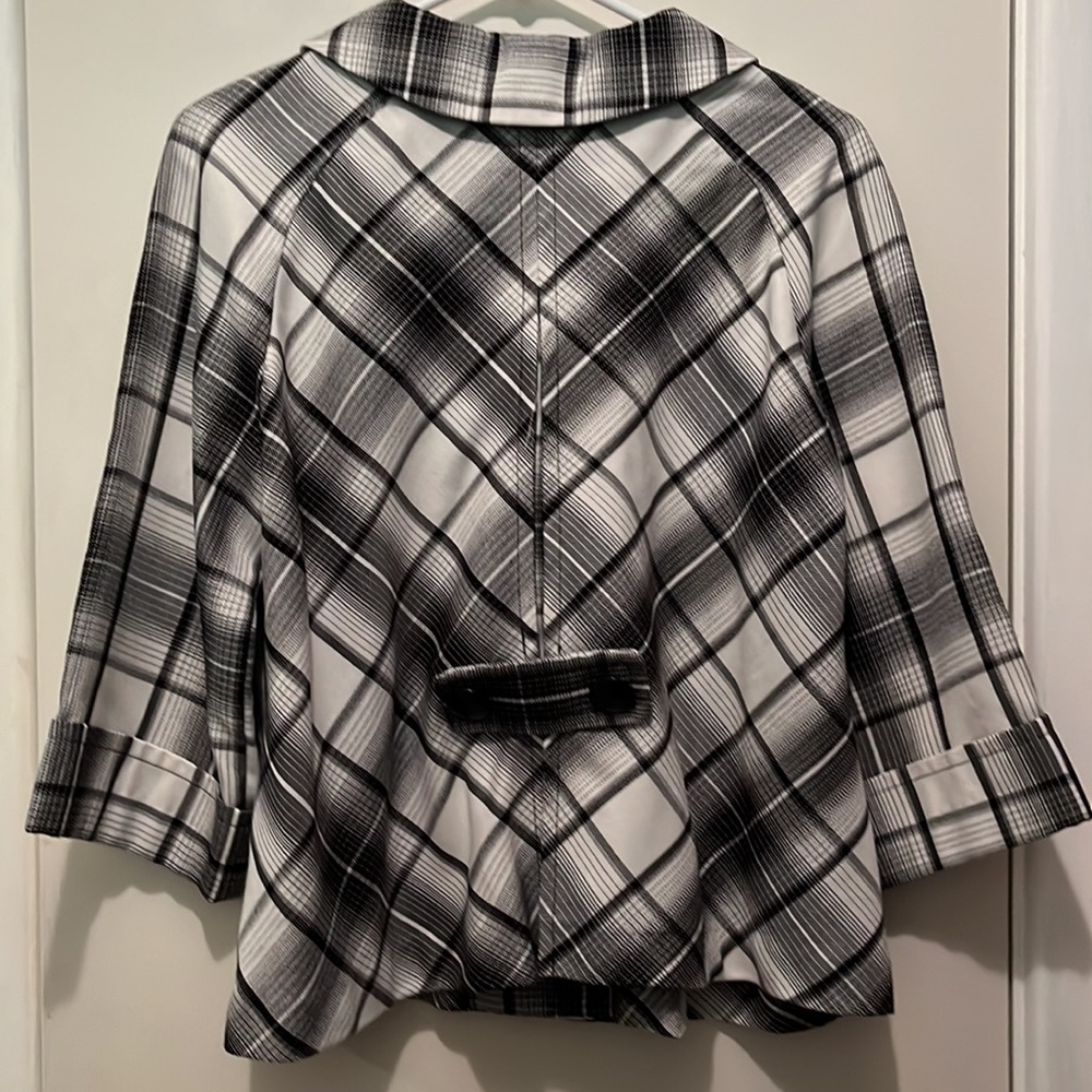 Swing jacket - Picture 2 of 9